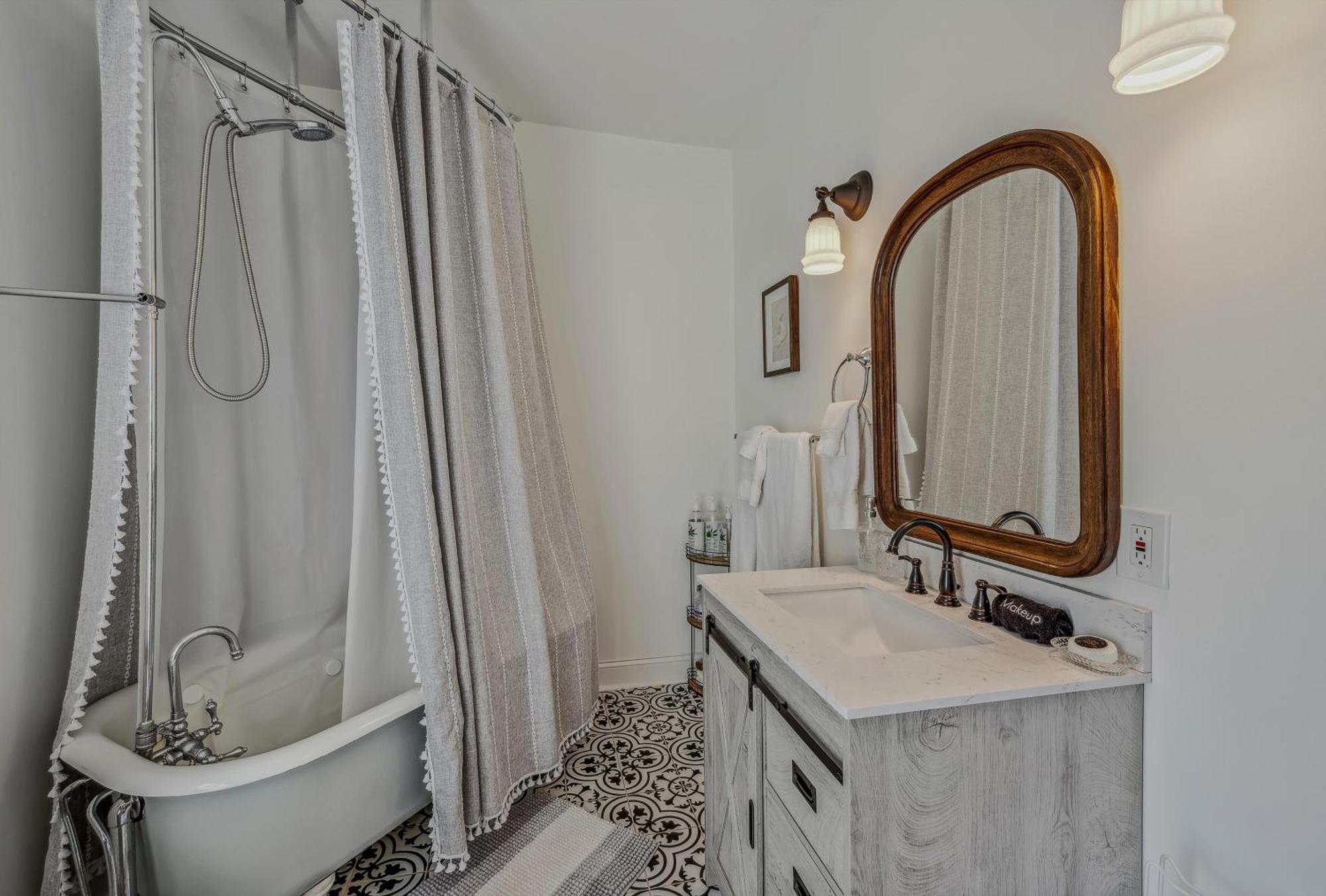 The Grand Castalian Inn Bed And Breakfast Berkeley Springs Esterno foto