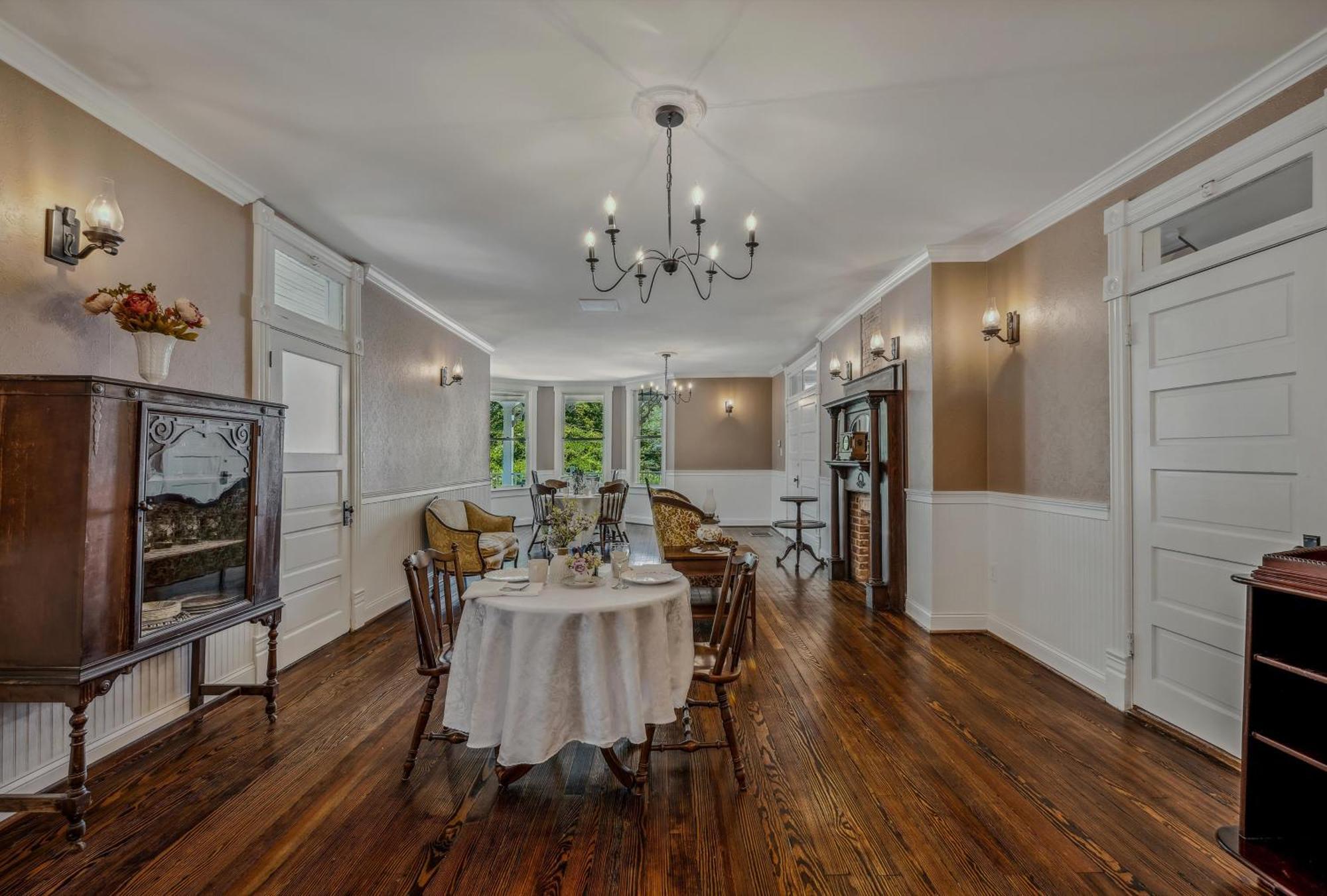 The Grand Castalian Inn Bed And Breakfast Berkeley Springs Esterno foto