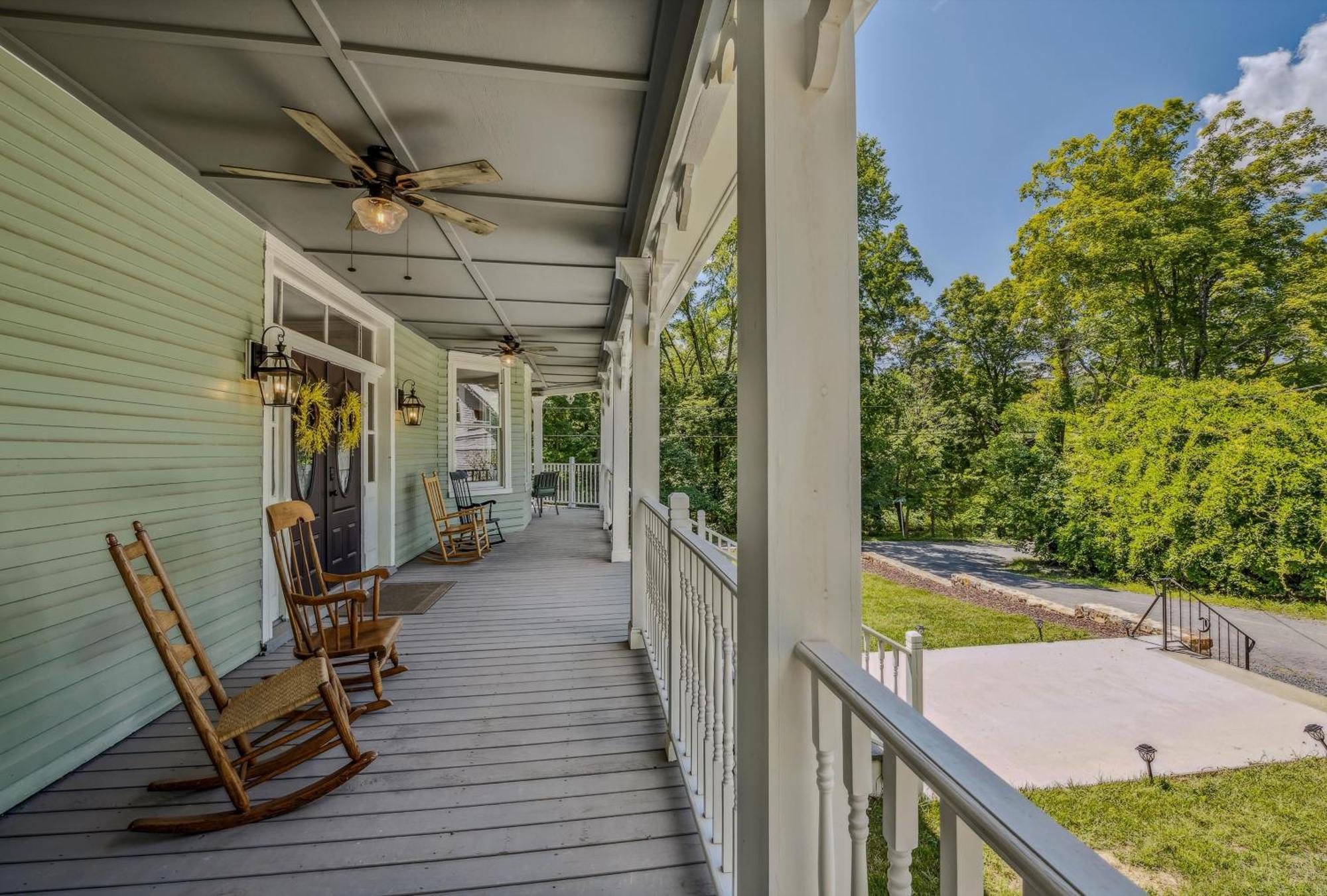 The Grand Castalian Inn Bed And Breakfast Berkeley Springs Esterno foto